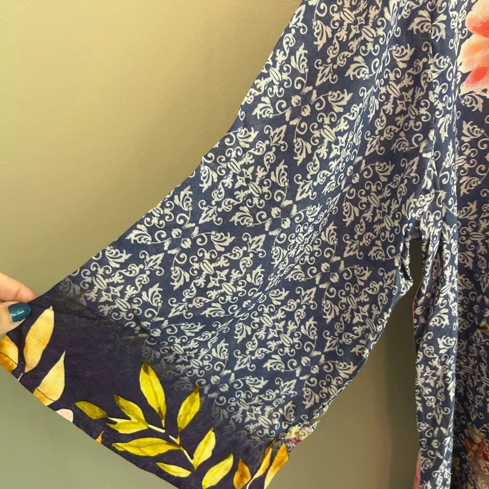 NWT Avani del amour floral bell sleeves top size S